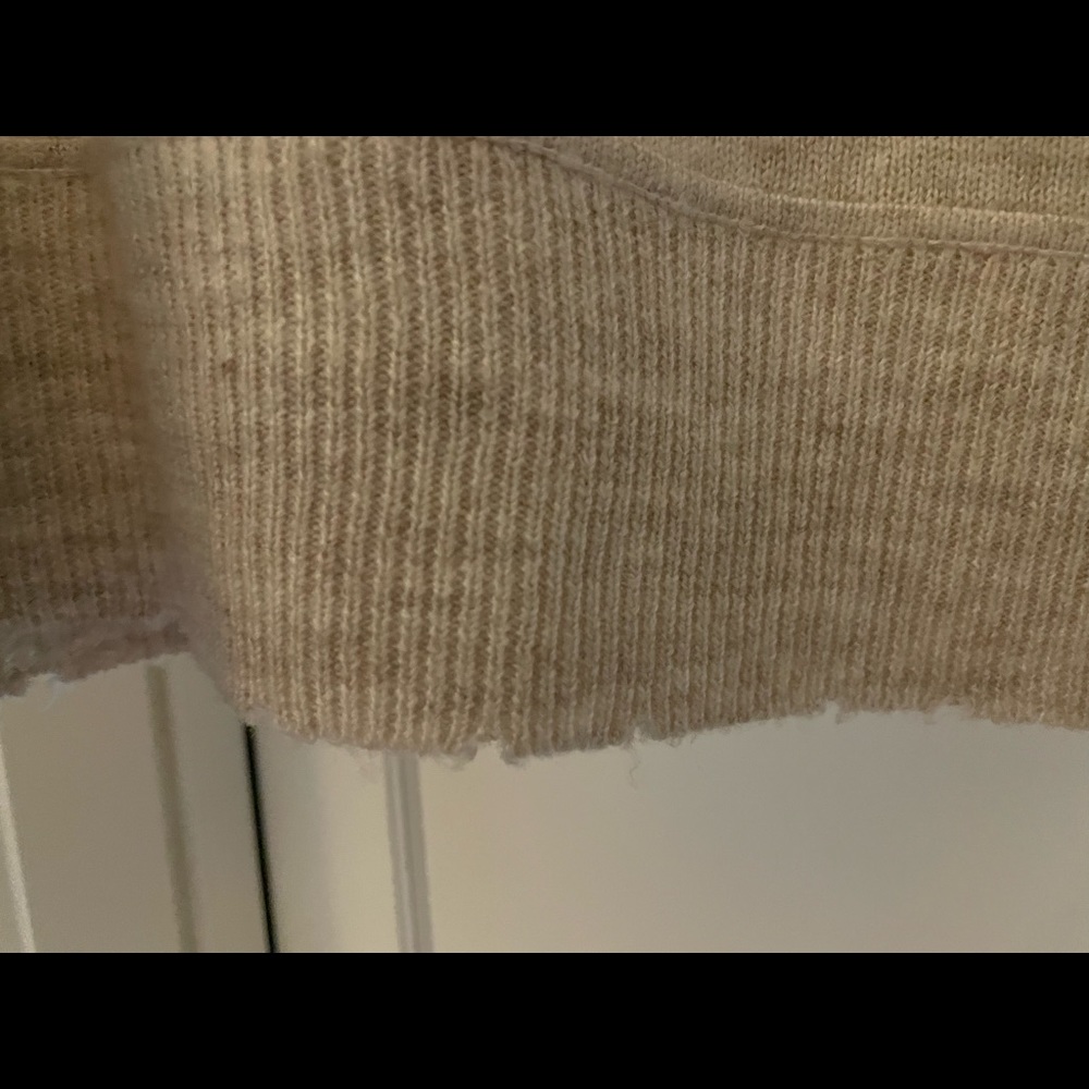 Treasure & Bond Distressed Sweater-like new - Picture 5 of 5